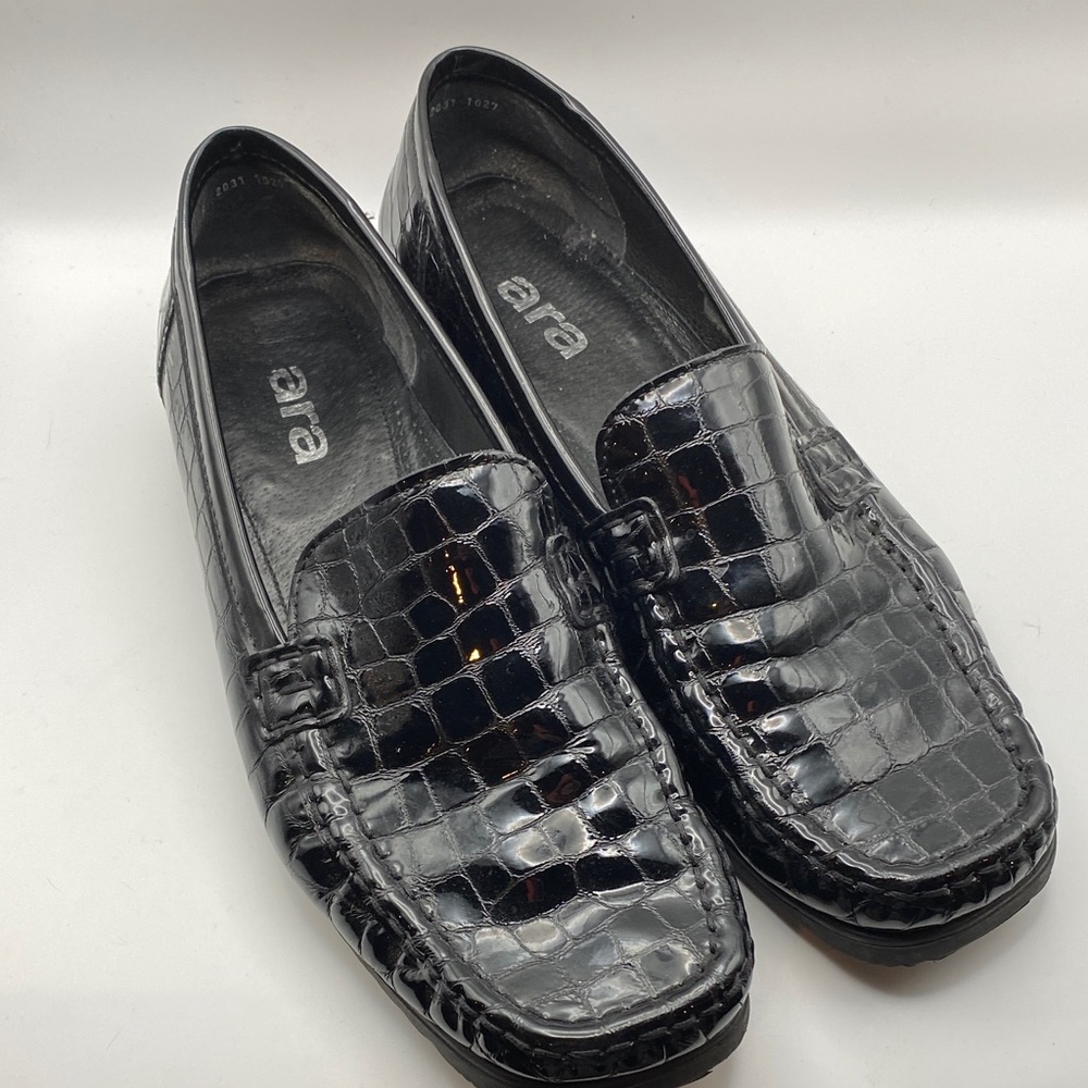 Ara Black Crocodile Pattern Loafers size 7 725